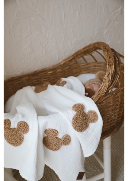 Pamuk Dört Kat Müslin Teddy Desenli Unisex Ekru Bebek Battaniyesi – Yumuşak, Nefes Alabilen ve Hassas Cilt Dostu
