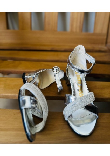 Gala Önü Çapraz Çocuk Topuklu Ayk modelleri