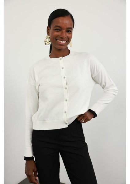 Ekru Kol Biyeli Basic Hırka 241040 modelleri