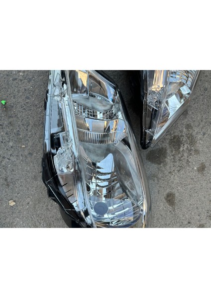 Toyota Yaris Sağ Sol Far Lambası 2012-2014 fiyatları