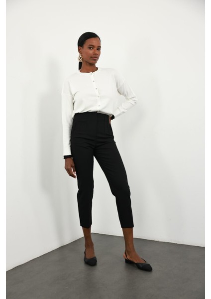 Ekru Kol Biyeli Basic Hırka 241040 fırsatları