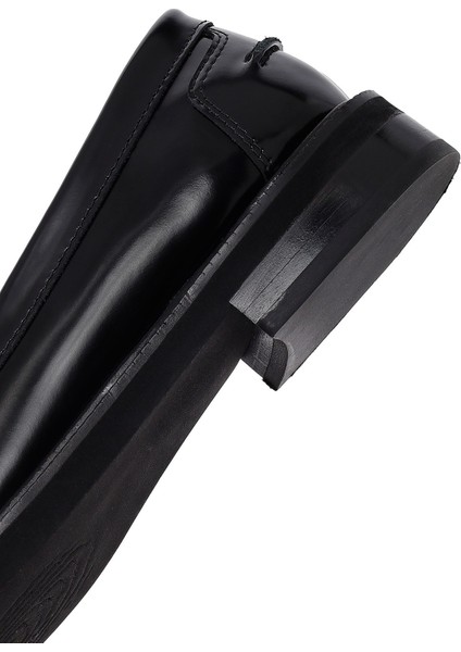 Kadın Siyah Tokalı Deri Maskülen Loafer 25AFD260226