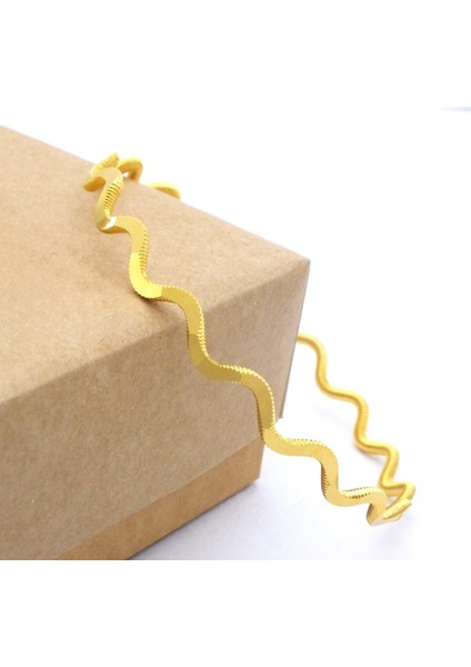 Çelik Altın Kaplama Zigzag Ajda İmitasyon Bilezik – Suya ve Kimyasallara Dayanıklı, Günlük Takı Kullanımına Uygun