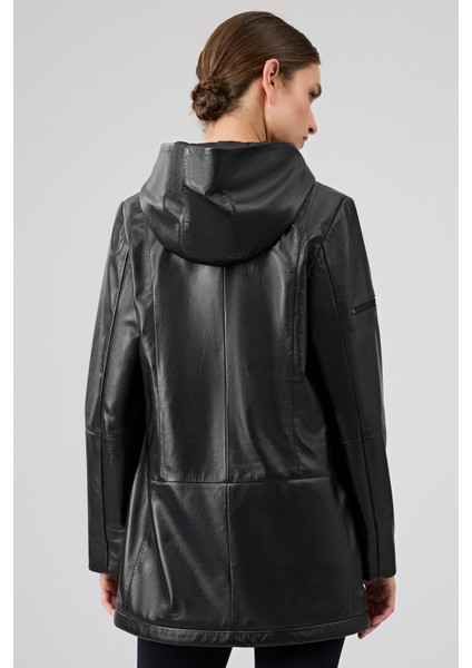 Cindy Kadın Siyah Kapüşonlu Deri Kaban 25WGE52731M fırsatları