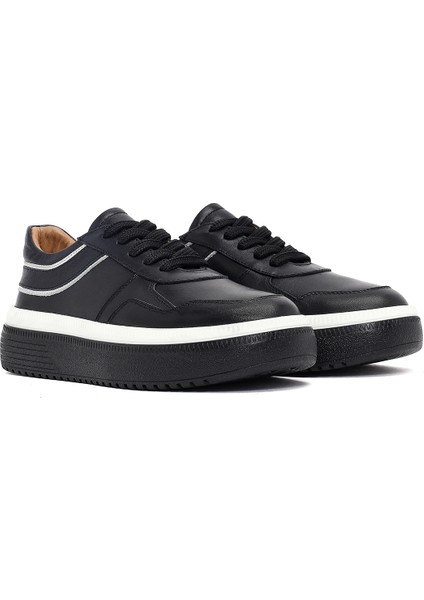 Kadın Siyah Bağcıklı Kalın Tabanlı Deri Sneaker 25AFD510818 modelleri