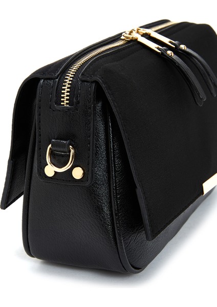 Kadın Siyah Zincir Askılı Süet Çapraz Çanta 25ABD210210