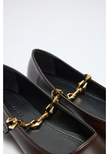 Babet 2521 - Parlak Zincir Detaylı Acı Kahve Kadın Babet fiyatları