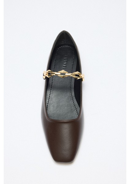 Babet 2521 - Parlak Zincir Detaylı Acı Kahve Kadın Babet