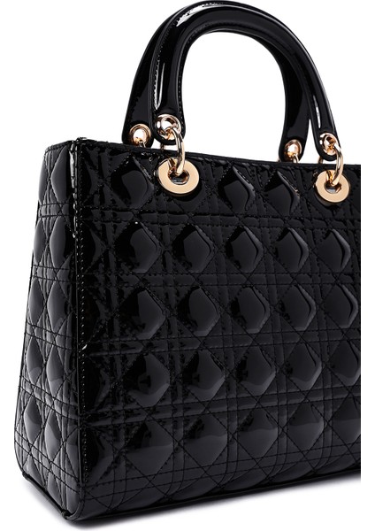 Kadın Siyah Uzun Askılı Desenli Rugan Kol Çantası 25WBD284316