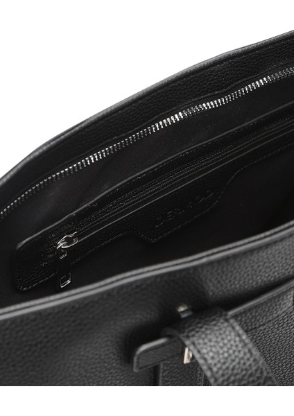 Kadın Siyah Aksesuarlı Omuz Çantası 25ABD2425FT