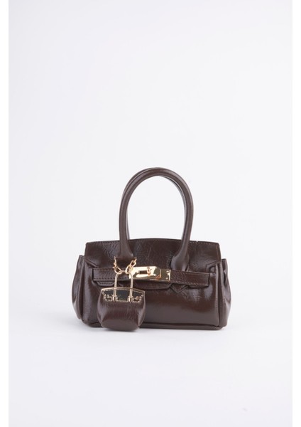 Kadın Kasa Acı Kahve Charm Hediyeli Tasarım Çevirme Kilit Kapama El Kol ve Omuz Çantası fiyatları