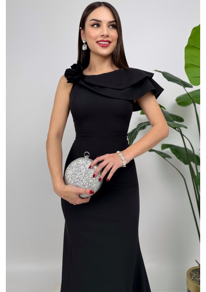 Delvira Drapeli Tek Omuz Çiçek Detaylı Uzun Siyah Abiye Elbise fiyatları