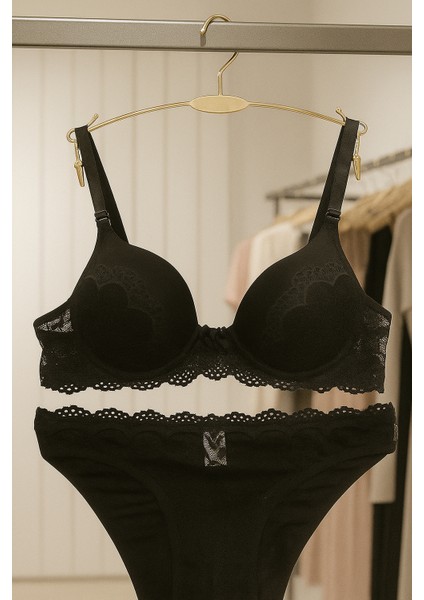 Dolgusuz Toparlayıcı Sütyen Külot Dantelli Iç Çamaşırı Takımı indirimleri