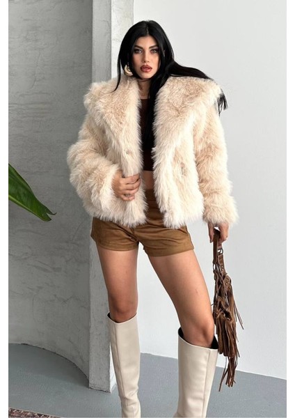 Kadın Kürk Şık Geniş Yaka Astarlı Çıtçıt Düğmeli premium kürk modelleri