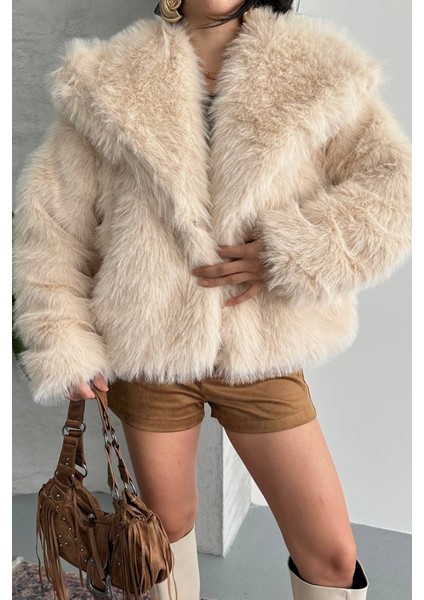 Kadın Kürk Şık Geniş Yaka Astarlı Çıtçıt Düğmeli premium kürk