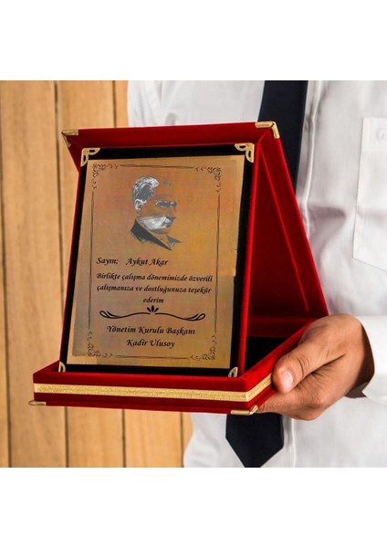 Kişiye Özel Atatürk Tasarımlı Plaket - Kadife Kutulu fiyatları