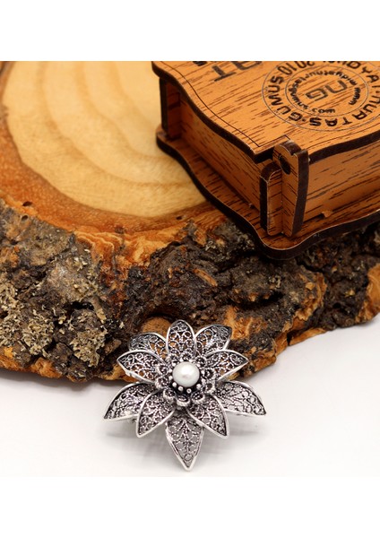 Sedef Taşlı Lotus Model Telkari Gümüş Kadın Broş 201024509 fırsatları