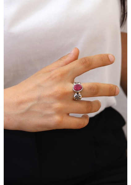 Kök Yakut Oval Taşlı Yaprak İşlemeli 925 Ayar Gümüş Kadın Yüzük 201024479 fiyatları