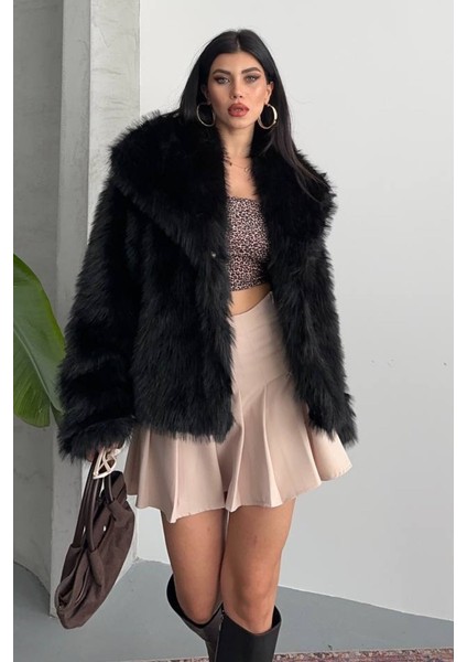 Kadın Kürk Şık Geniş Yaka Astarlı Çıtçıt Düğmeli premium kürk modelleri