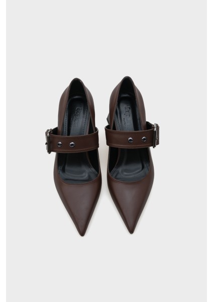 Sivri Burunlu Orta Topuklu Metal Tokalı Kadın Ayakkabı