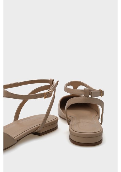 Andi Bilekten Bantlı Kadın Babet