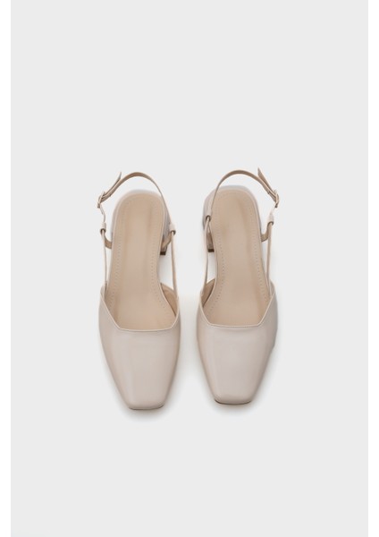 Arkası Açık Küt Burunlu Kalın Topuklu Rugan Kadın Ayakkabı