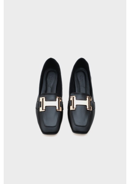 Küt Burunlu Metal Toka Aksesuarlı Kadın Loafer