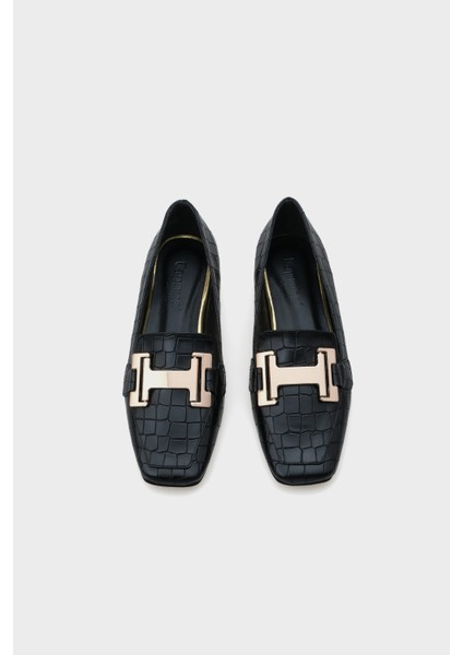 Küt Burunlu Metal Toka Aksesuarlı Kadın Loafer