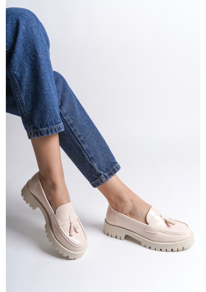 Trak Tabanl Püsküllü Kadın Loafer