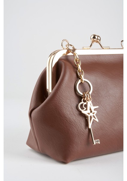 Kadın Taba Anahtar Charm Hediyeli Burs Kapama Astarlı El Kol ve Omuz Çantası