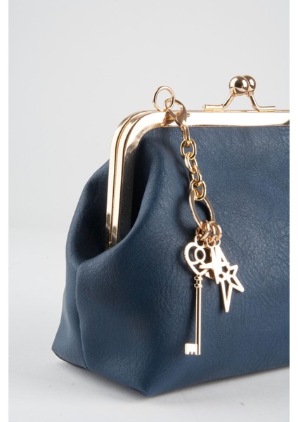 Kadın Lacivert Anahtar Charm Hediyeli Burs Kapama Astarlı El Kol ve Omuz Çantası