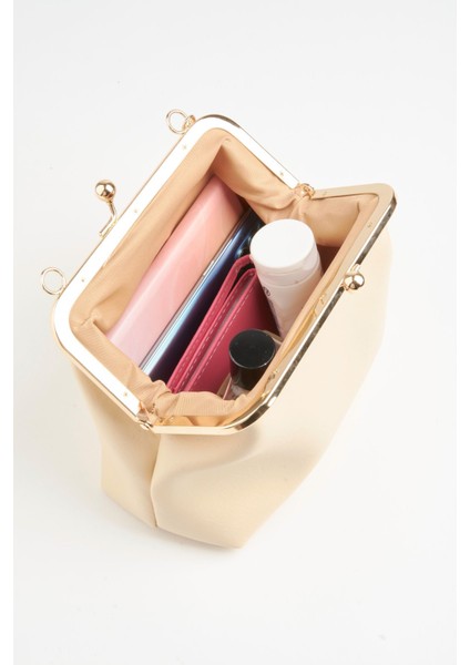 Kadın Sarı Anahtar Charm Hediyeli Burs Kapama Astarlı El Kol ve Omuz Çantası modelleri