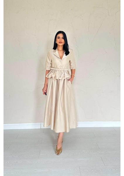 Bej Ince Kemerli Fırfırlı Ceket ve Büzgülü Etek Takım