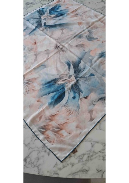 Kare Çiçekli Eşarp fiyatları