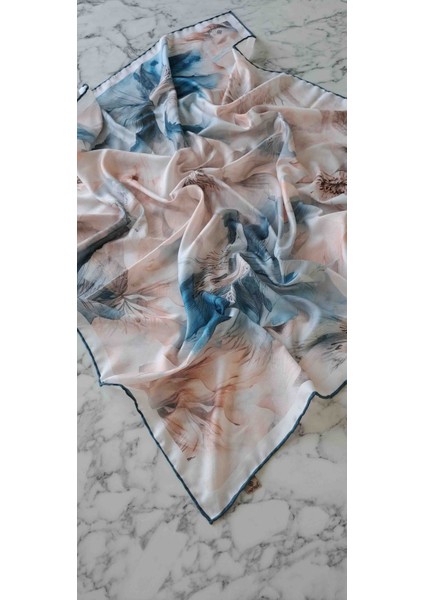 Kare Çiçekli Eşarp modelleri