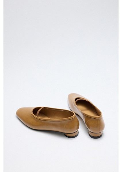 Babet 2527 - Lastik Bantlı Mini Topuklu Karamel Kadın Babet indirimleri