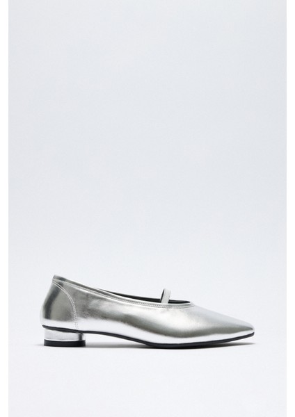 Babet 2527 - Lastik Bantlı Mini Topuklu Gümüş Kadın Babet fırsatları