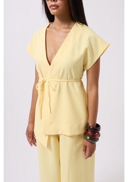 Bağcık Detay Yelek fırsatları