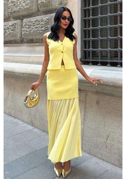 Yelekli ve Pilise Etekli Triko Takım 10001