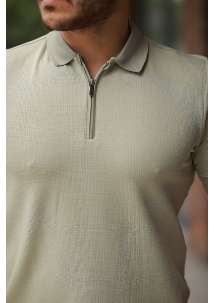 Erkek Fermuarlı Yaka Kısa Kollu Tişört