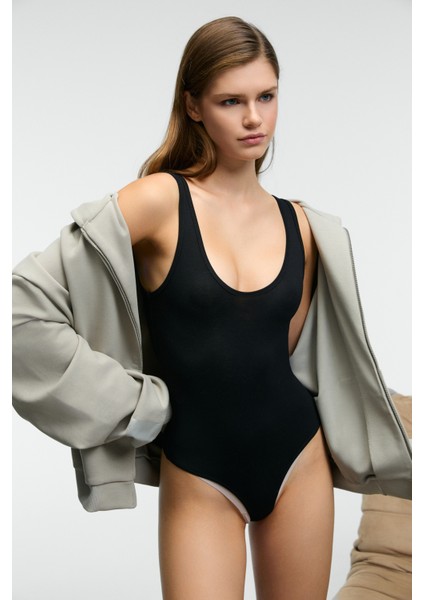 Chıles Kadın Slim Halter Yaka Kolsuz Çıtçıtlı Siyah Atlet