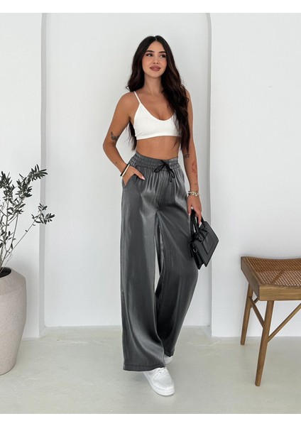 Kadın Parlak Saten Bol Paça Pantolon – Rahat Kesim & Şehirli Stil fiyatları
