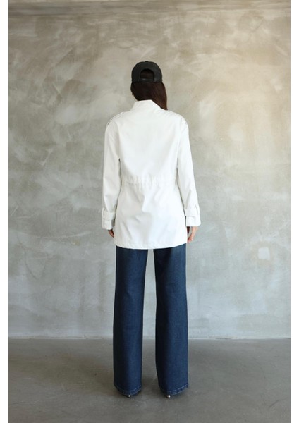 Kadın Beyaz Beli Büzgülü Kısa Trençkot indirimleri