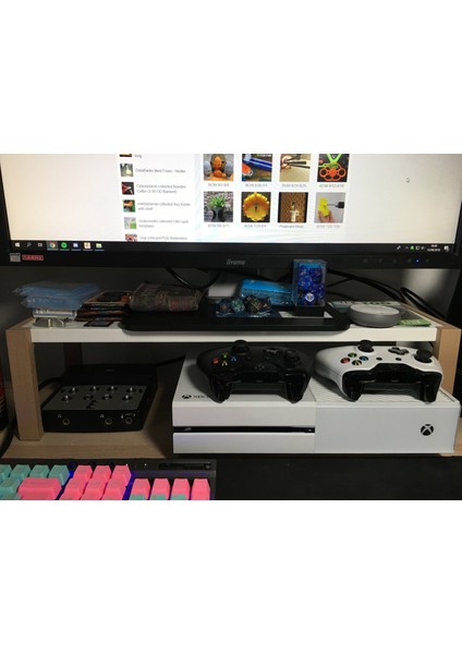 Besta Monitör Standı ve Xbox One Için Yeri Var T3098475 3D