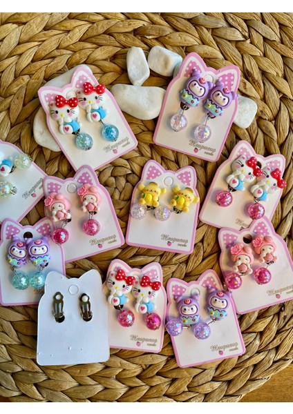Hello Kitty Kuromi Sanrio Karakterli Karışık Renk ve Model Bijuteri Renkli Boncuklu Arkası Sıkıştırmalı Çocuk Küpe Seti (2ÇİFT) indirimleri