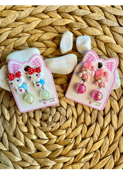 Hello Kitty Kuromi Sanrio Karakterli Karışık Renk ve Model Bijuteri Renkli Boncuklu Arkası Sıkıştırmalı Çocuk Küpe Seti (2ÇİFT)
