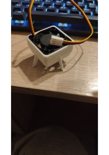 Fan Stand 40 Mm, Ekran Kartını Soğutmak Için (Plastik Aparattır!!!) 3D fiyatları