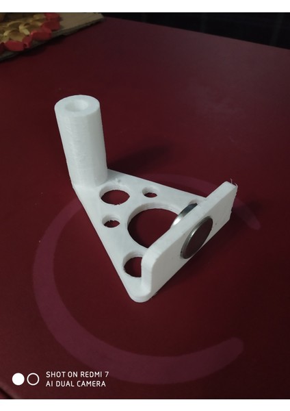 Kağıt Havlu Rulosu Için Manyetik Tutucu (Plastik Aparattır!!!) 3D