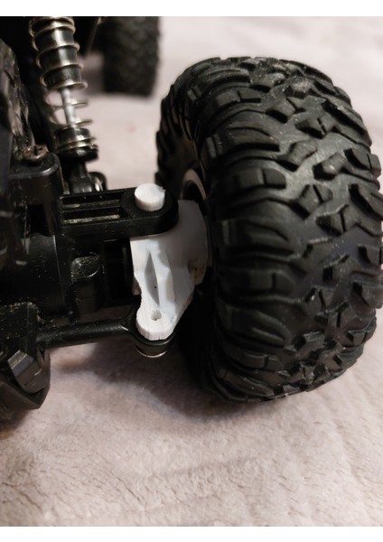 Radyo Kontrollü Bir Makinenin Ön Tekerlek Göbeği. (Plastik Aparattır!!!) 3D
