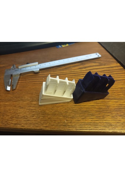 Alüminyum Seyyar Merdiven Kapağı (Bacak) 40*20 (Plastik Aparattır!!!) 3D fiyatları